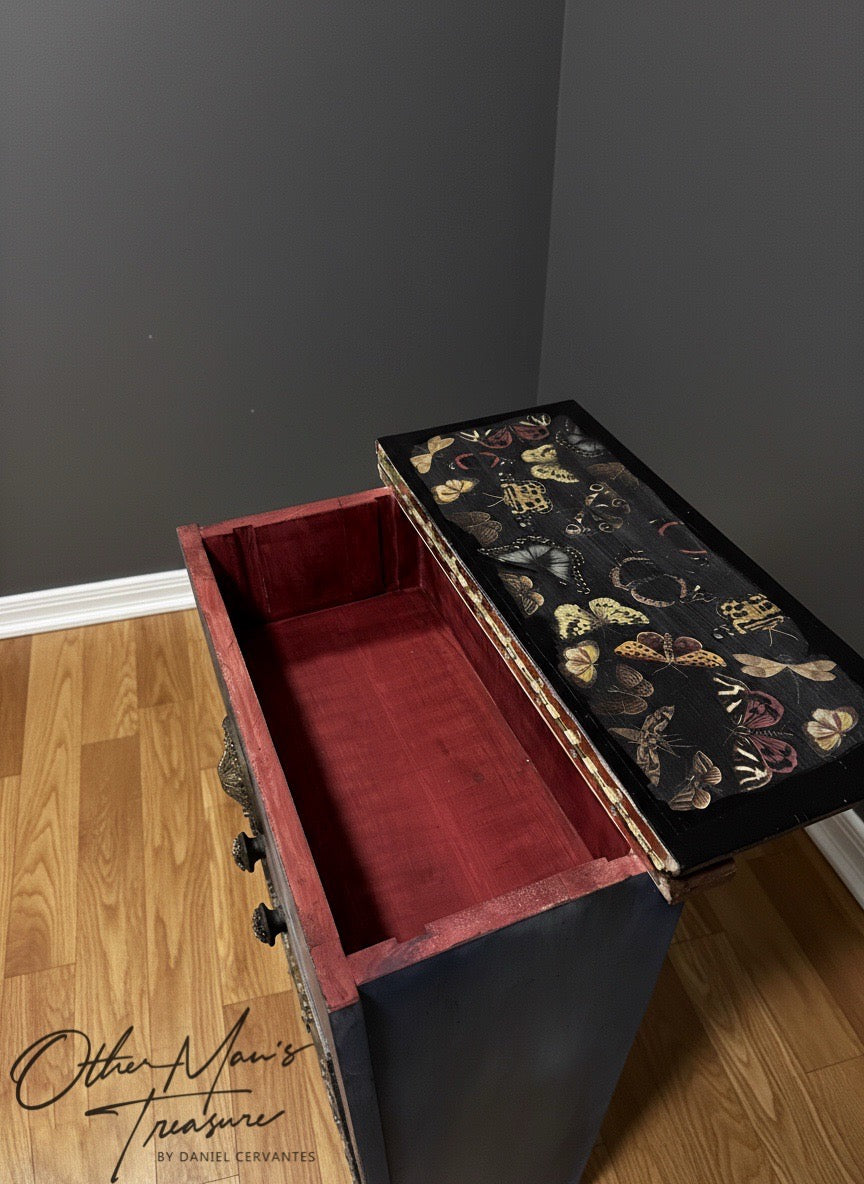 Storage / Liquor Cabinet